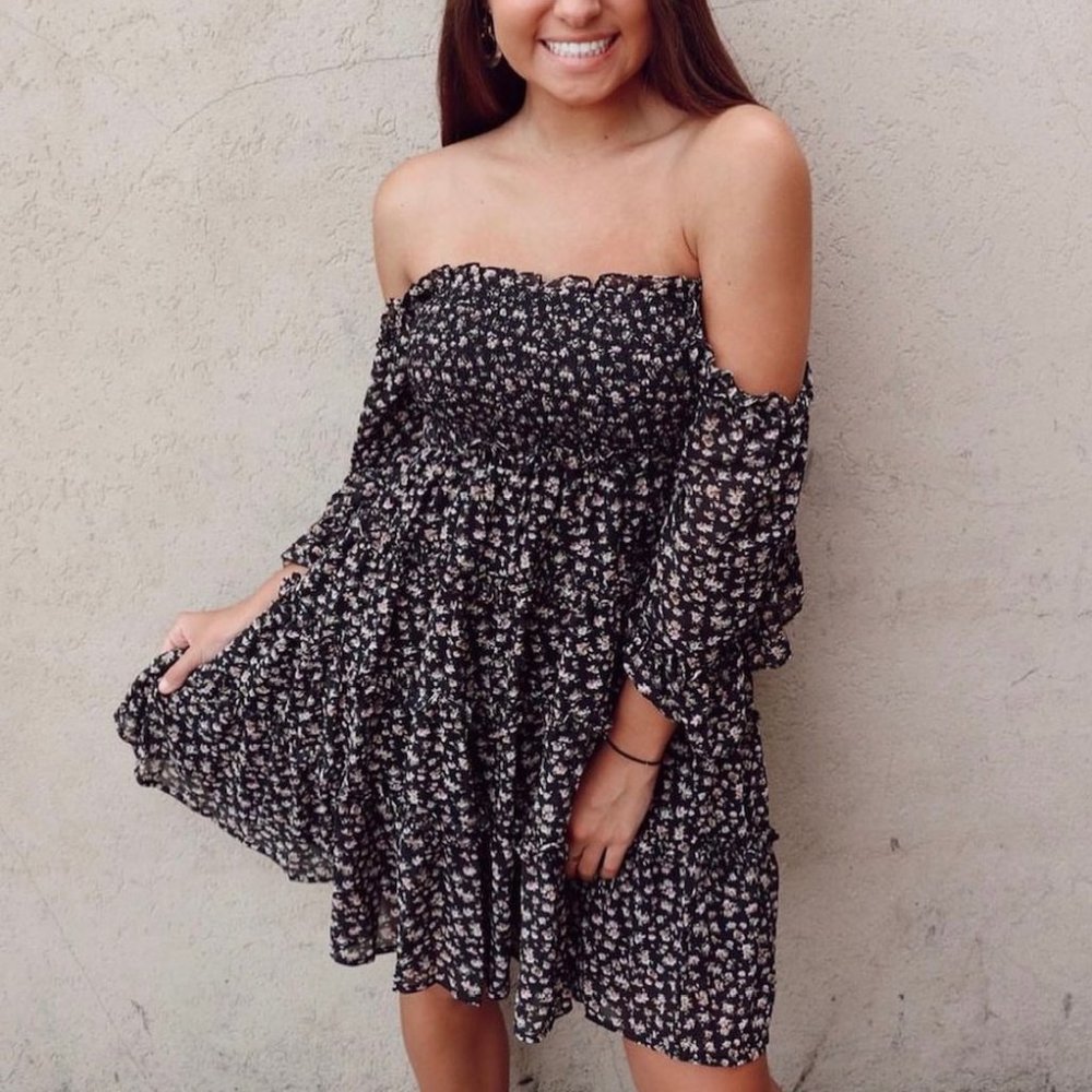 Black off the shoulder dress - Size Small